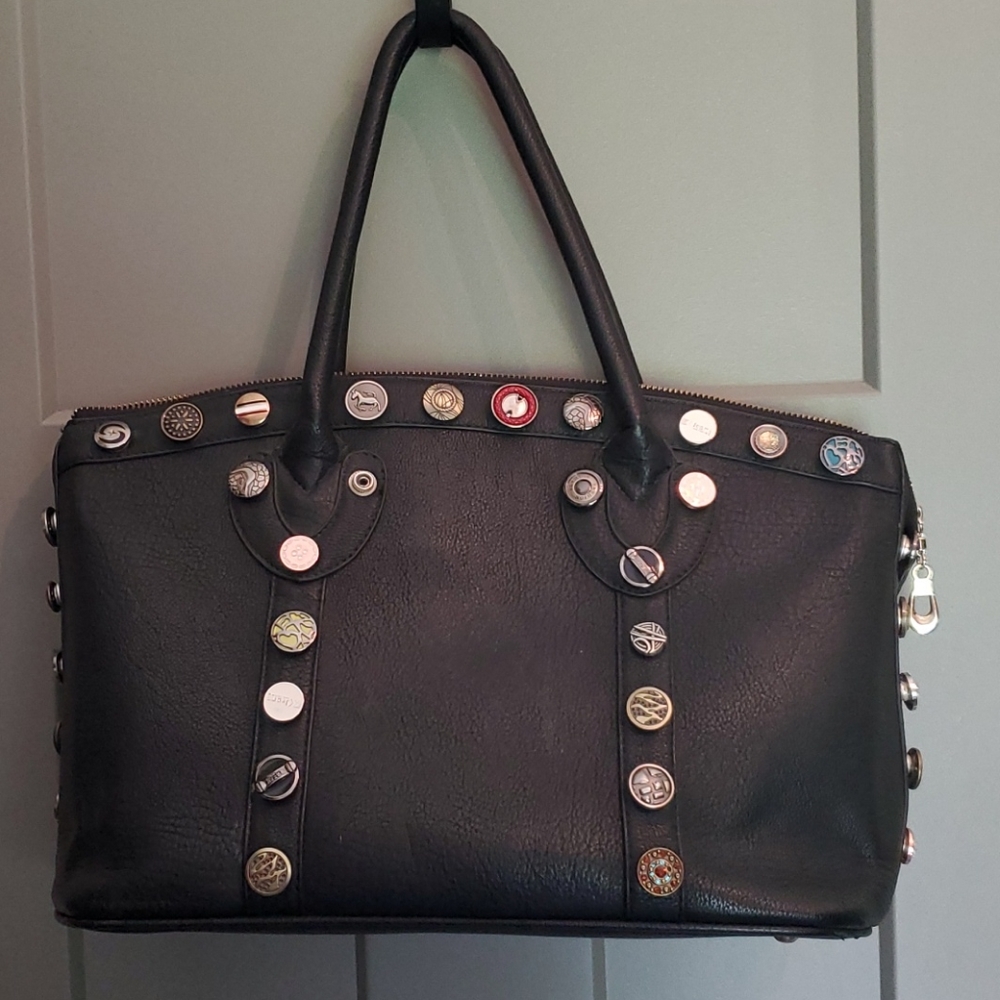 BUCKLE black purse w/ buttons. Must See